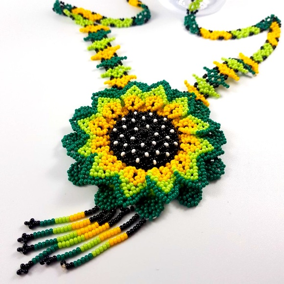 Artisan Jewelry - 🌈 Beautiful Handcrafted flower necklace